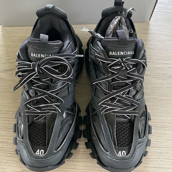 BALENCIAGA
Track logo-detailed mesh and rubber sneakers - Picture 6 of 10